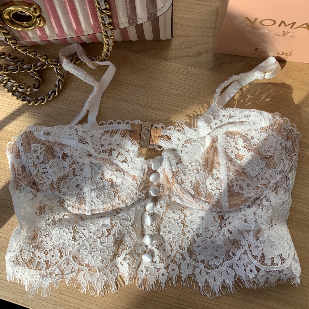 Underwire white lace detail bra shirt - Picture 10 of 11